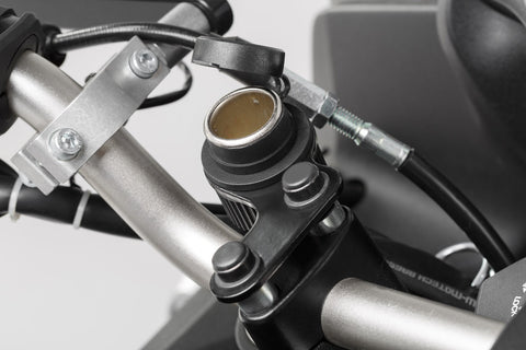 SW-MOTECH Cigarette lighter socket with cable harness. Water-resistant. Cable 160 cm length. 12 V.(EMA.00.107.10200)