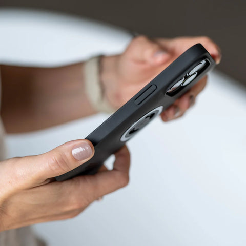 SP CONNECT Weather Cover compatibile con iPhone 16 Pro SP CONNECT Weather Cover compatibile con iPhone 16 Pro